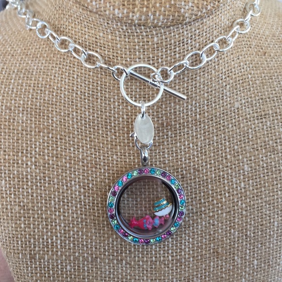 Origami Owl Jewelry - Origami Owl Med Twist Locket, Troll Charms, Chain